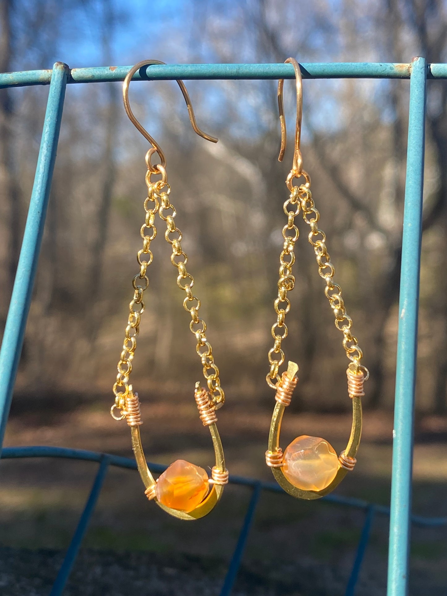 horseshoe and chain sunstone cradles