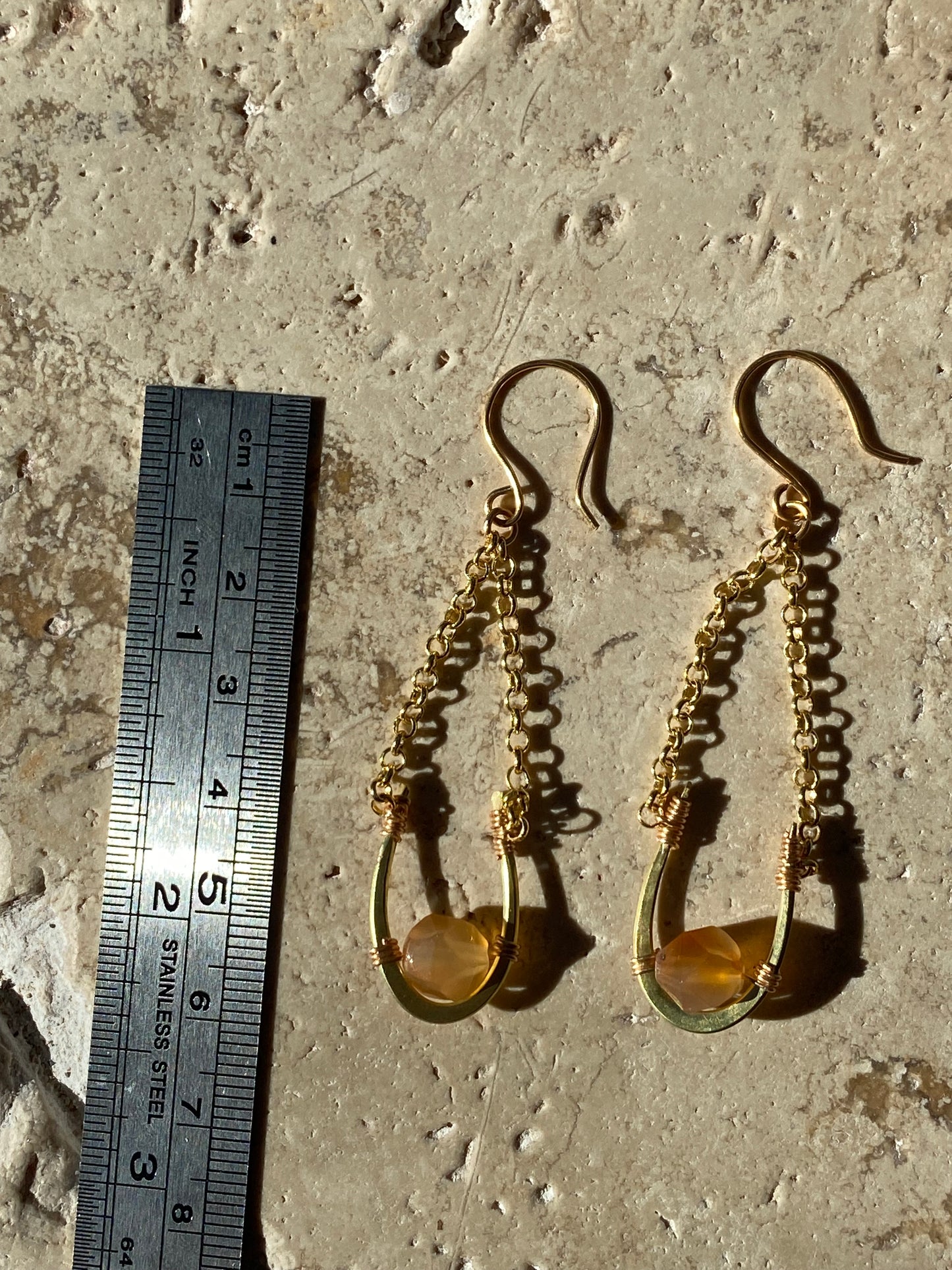 horseshoe and chain sunstone cradles