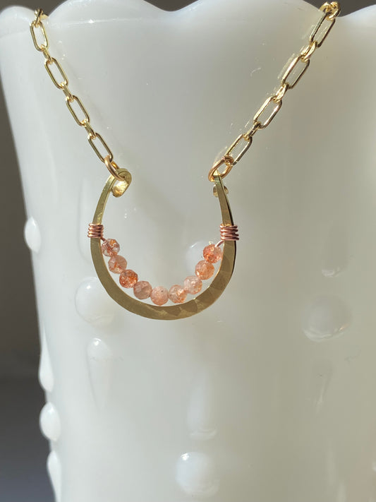 horseshoe bar necklace