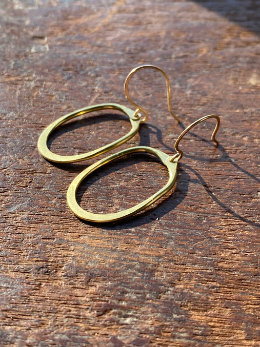 hammered brass oval earrings (medium)