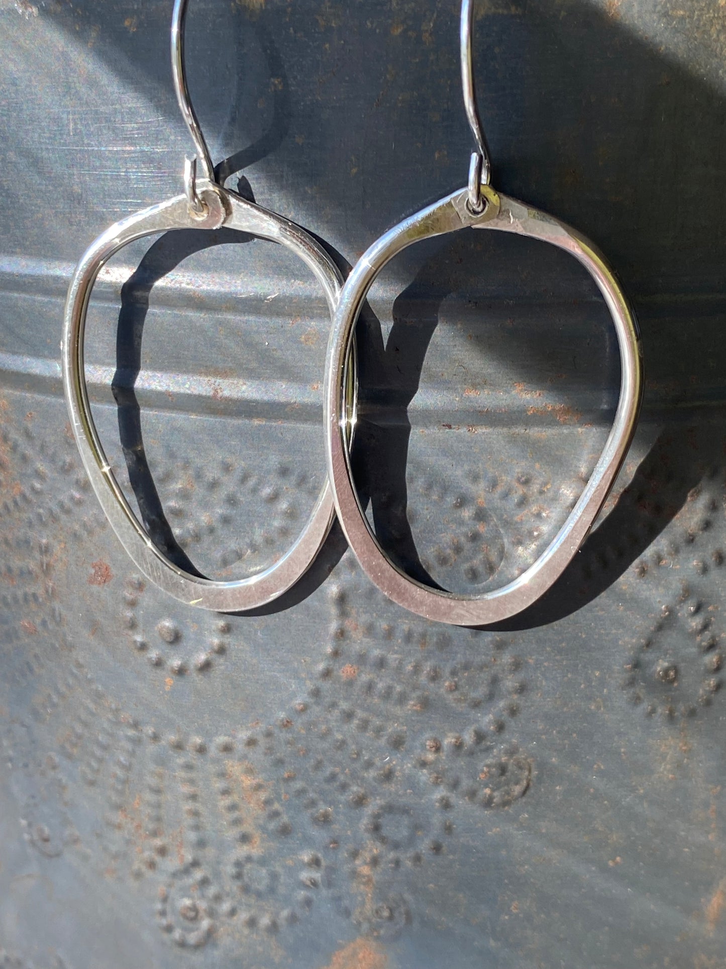 hammered sterling silver oval earrings (medium)