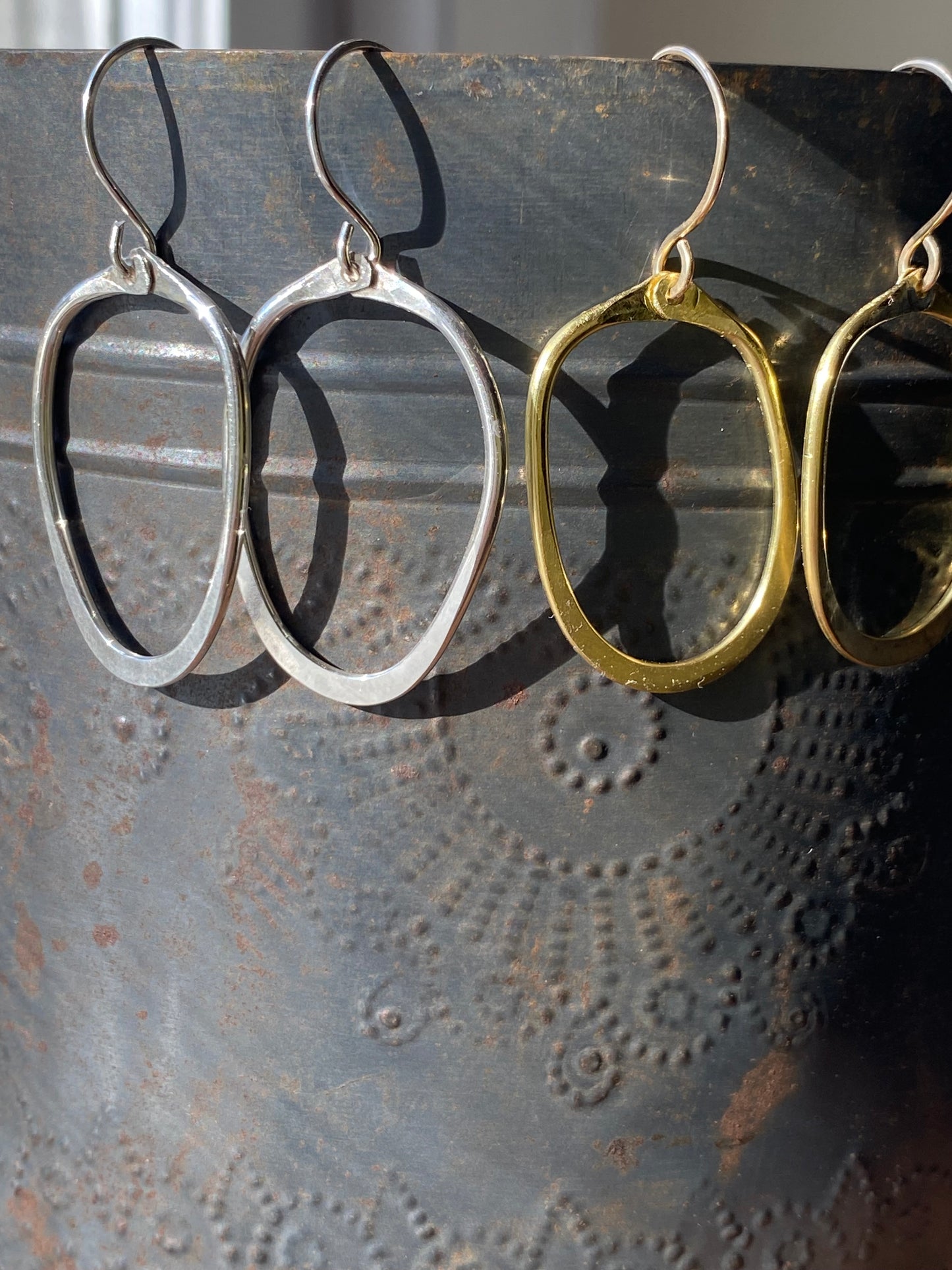 hammered sterling silver oval earrings (medium)