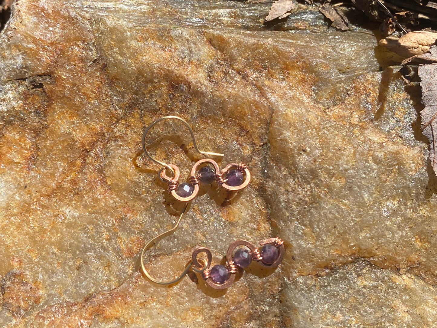 copper curves with amethyst